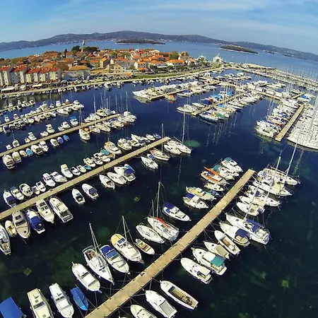 1 Bedroom Amazing In Biograd Apartment