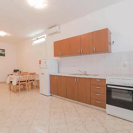 1 Bedroom Amazing In Biograd 公寓 比奥格勒·纳·莫鲁