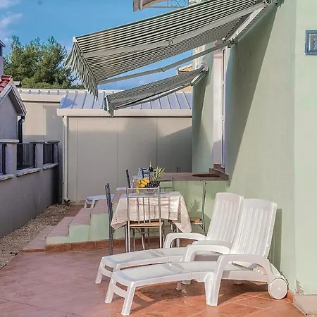 1 Bedroom Amazing In Biograd *