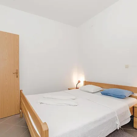 1 Bedroom Amazing In Biograd * 比奥格勒·纳·莫鲁