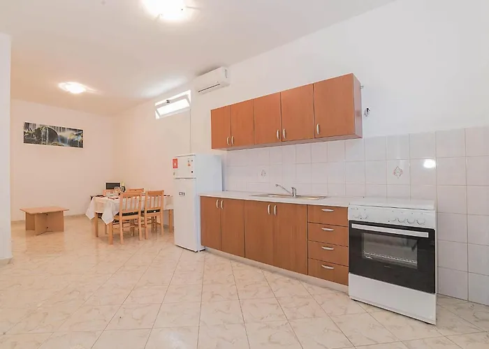 1 Bedroom Amazing In Biograd Lägenhet Biograd Na Moru