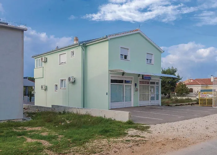 Lägenhet 1 Bedroom Amazing In Biograd