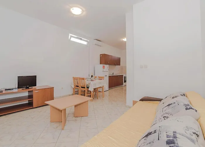 Appartement 1 Bedroom Amazing In Biograd