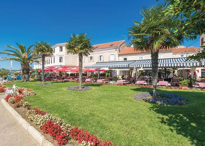 1 Bedroom Amazing In Biograd Lägenhet